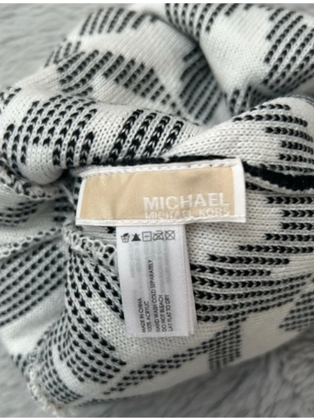🌸NEW MK Michael Kors Black & White Logo Knit Beanie
